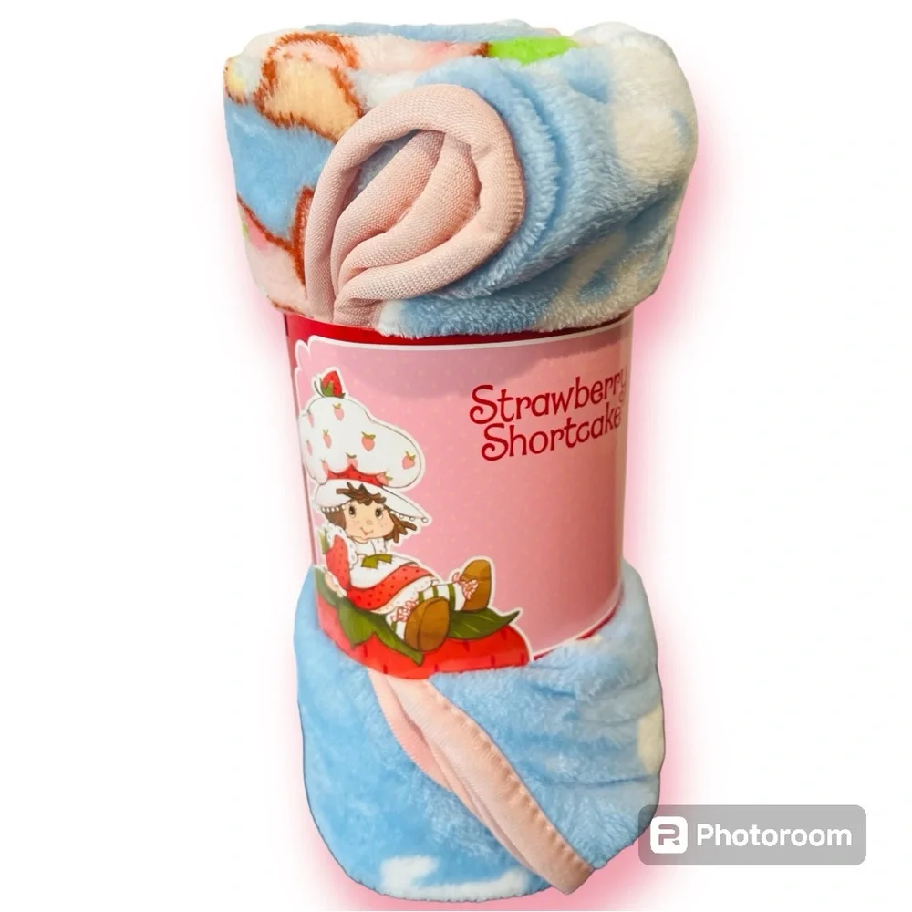 Strawberry Shortcake Plush Throw Travel Blanket